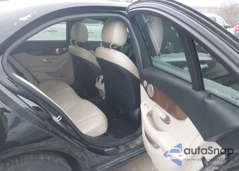 2018 Mercedes-Benz C 300 4Matic из США, поврежденный, VIN 55SWF4KB5JU254240